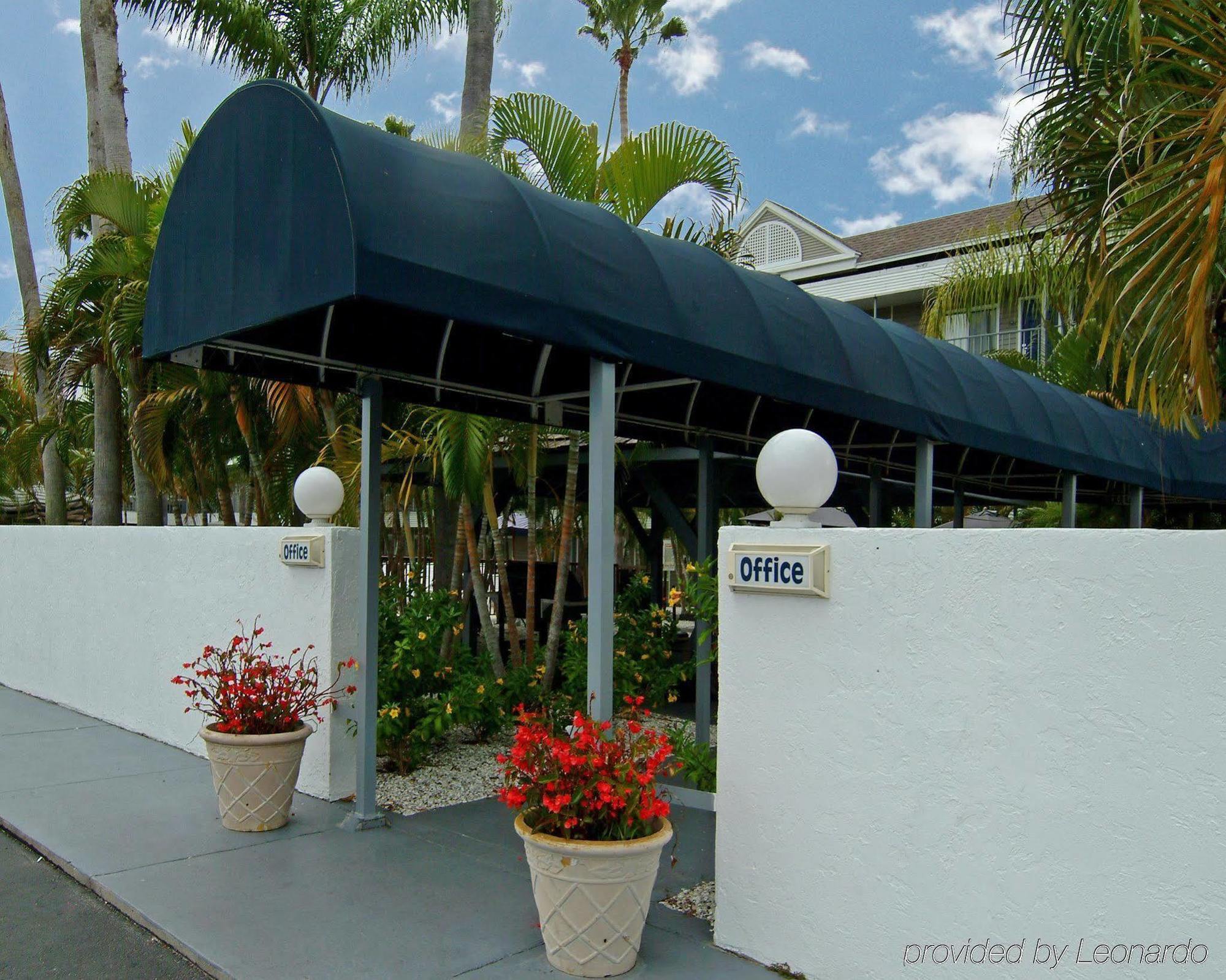 Lantern Inn & Suites - Sarasota Exterior photo
